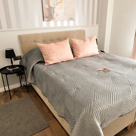 Piotrkowska 89 4* Lodz