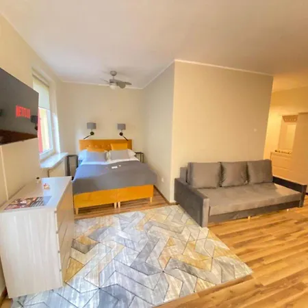 Piotrkowska 89 4* Lodz